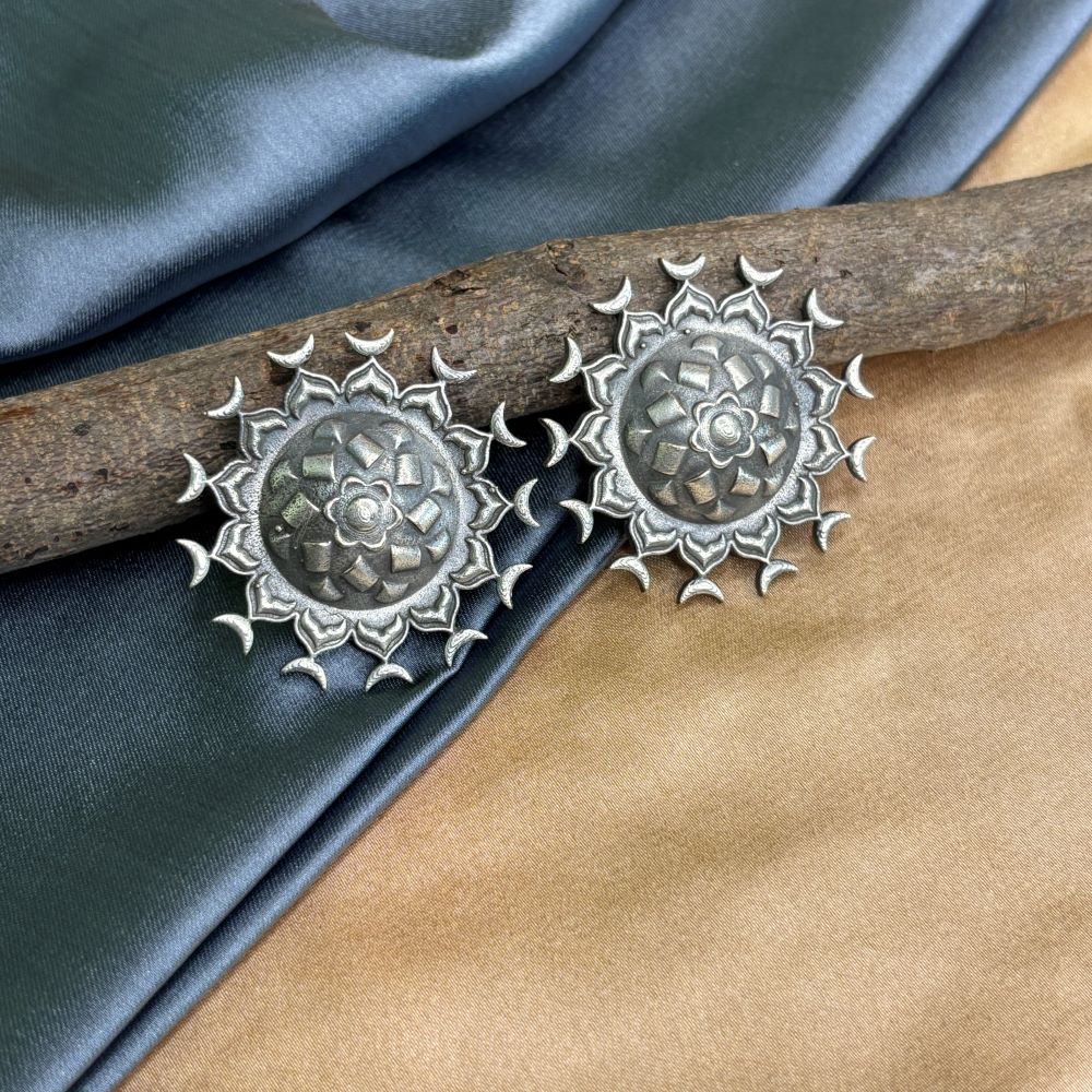 Aarambh Studs