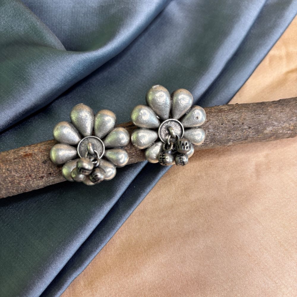 Gulika Studs