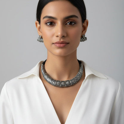 Floral Hasli Necklace